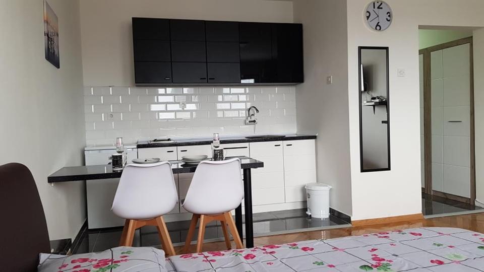 Central View Apartment Skopje Eksteriør bilde